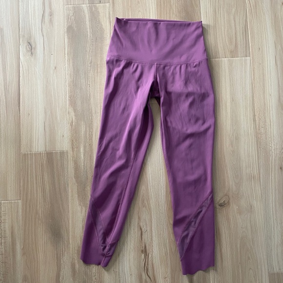 Size 4 crop Lululemon leggings - Picture 2 of 2